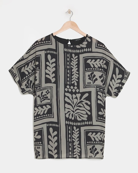 Woven Crepe Short Sleeve Boxy Top