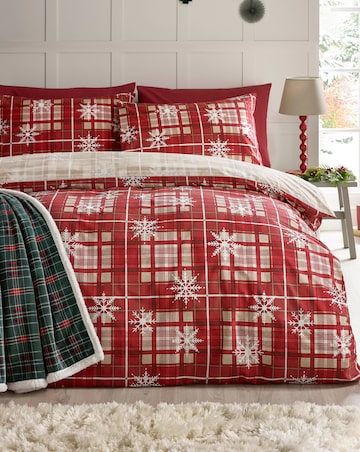 Catherine Lansfield Christmas Scandi Check Duvet Cover Set