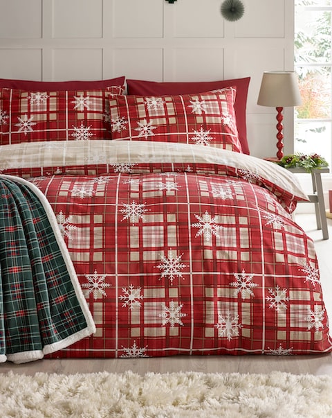Catherine Lansfield Christmas Scandi Check Duvet Cover Set