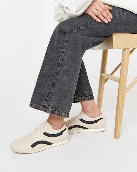New In - Retro Slimline Trainer EEE Fit