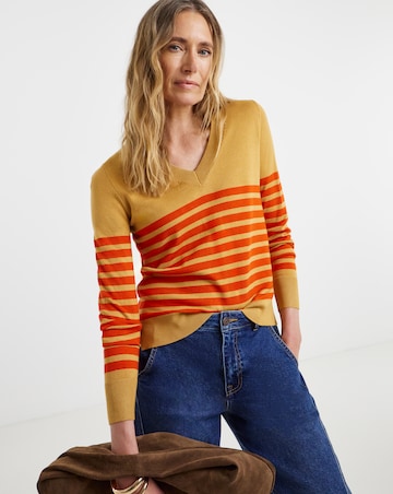 VN V-Neck Jumper