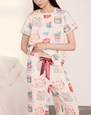 Chelsea Peers Cotton Crew Neck T-Shirt & Capri Bottoms