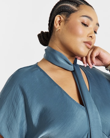 Short Sleeve Satin Scarf Detail Dress