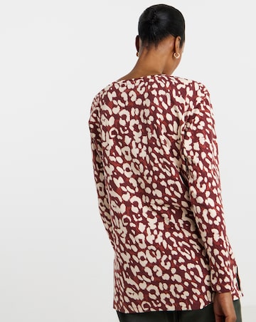 Animal Print 3/4 Sleeve Slouch V-Neck Longline Top