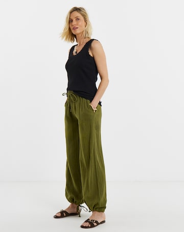 Black Scallop Edge Vest