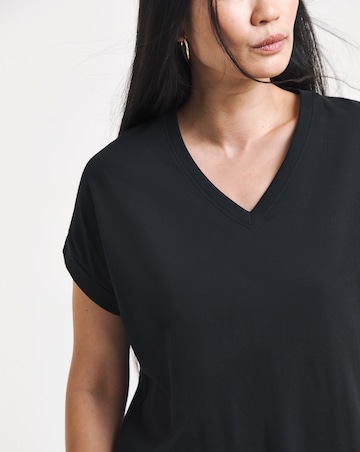 Black V Neck Short Sleeve Longline Curved Hem Top