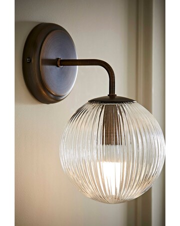 ValueLights Kempton Ribbed Glass Globe Wall Light Brushed Brass