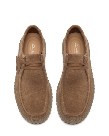 Clarks Torhill Lo Suede Shoe - Light Brown