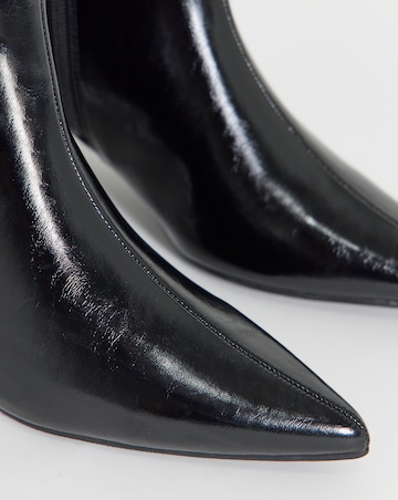 Tammy Flared Block Heel Pointed Ankle Boots - Extra Wide Fit (EEE)