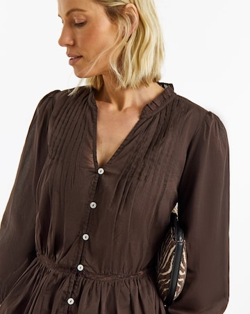 Chocolate Prairie Seam Detail Collarless Blouse