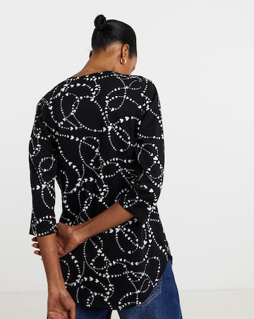 Heart Print Longline Curved Hem 3/4 Sleeve Top