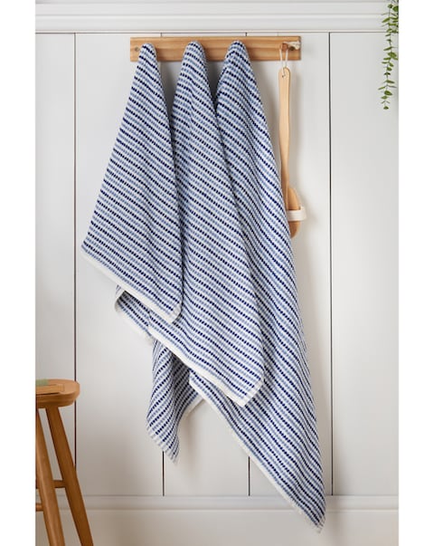 New In - Catherine Lansfield Weave Stripe Towel