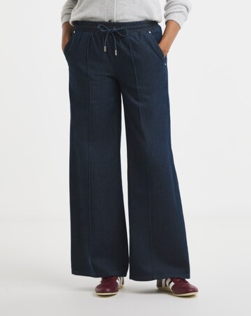 Pintuck Wide Leg Jogger Jeans