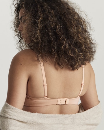 Smoothing Non Wired Padded Bra With Lace Detail