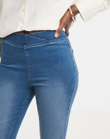 Mid Blue Boocut Retreat Jegging