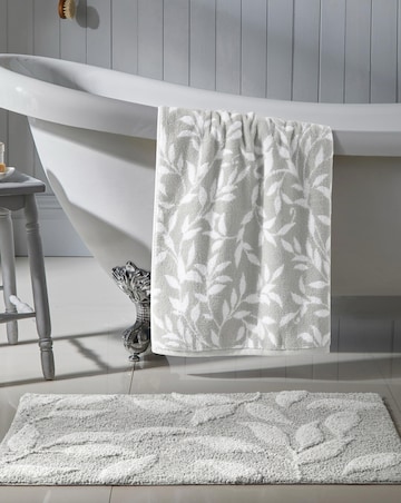Dreams and Drapes Sandringham Towels