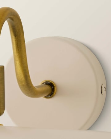 ValueLights Millie Scallop Picture Wall Light
