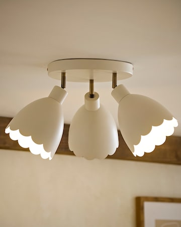 ValueLights Millie Scallop 3 Way Spotlight