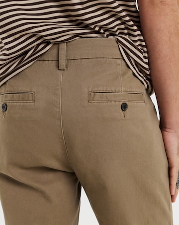 Straight Fit Chino
