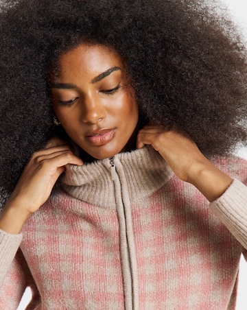 Sponge Zip Through Funnel Neck Check