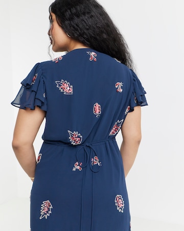Hope & Ivy Joslin Embellished Maxi Dress