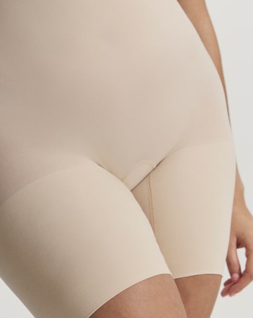 Spanx Everyday Seamless Medium Control High Waist Shorts