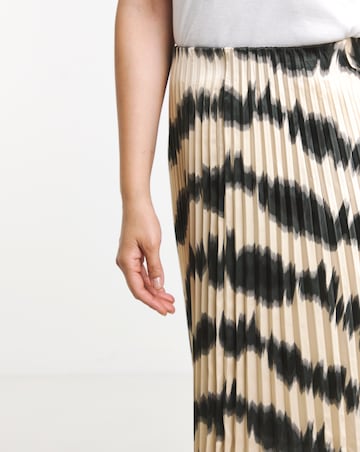 Mono Print Satin Pull On Pleated Midaxi Skirt