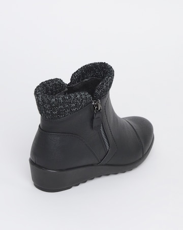 Cushion Walk Knitted Top Wedged Boots E Fit