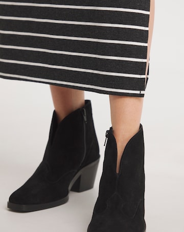 Alma V Cut Western Ankle Boots Wide Fit