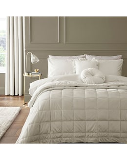 Catherine Lansfield Kingsley Matte Velvet Bedspread