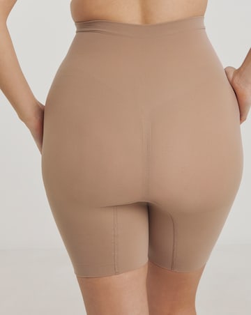 Spanx Everyday Seamless Medium Control Mid Thigh Short Soft Nude
