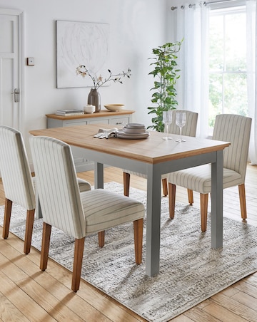 Julipa Ashford Dining Table with 4 Everly Chairs