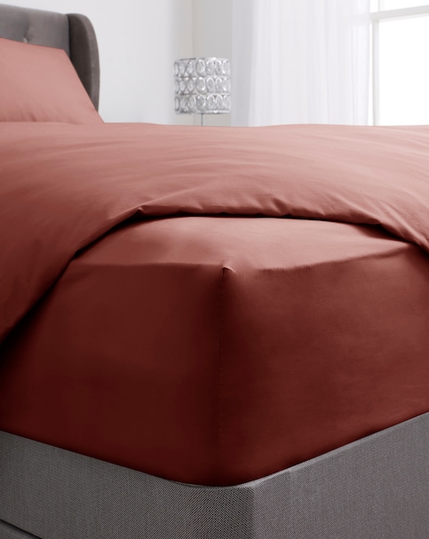 200TC Plain Dye Extra Deep Fitted Sheet
