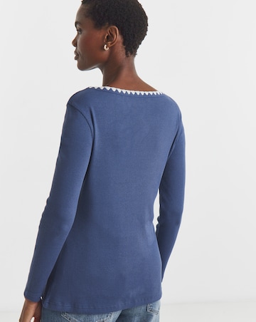 Scallop Neck Long Sleeve Rib Top
