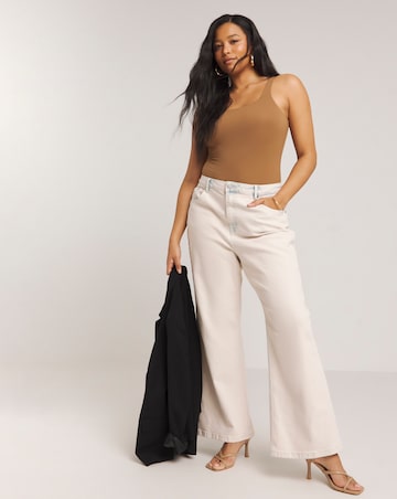 MAGISCULPT Light Control Smoothing Vest Bodysuit