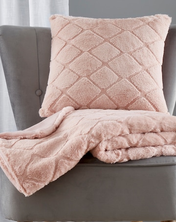 Catherine Lansfield Cosy Diamond Throw