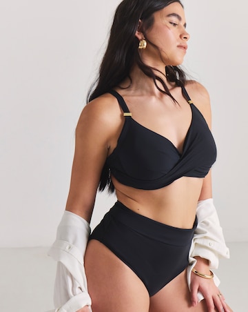 MAGISCULPT Twist Front Wired Bikini Top