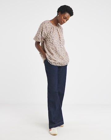 Short Bubble Sleeve Top