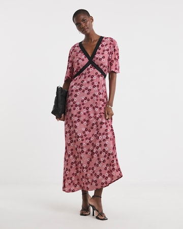 Textured Crinkle Lace Trim Maxi Dress
