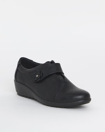 Cushion Walk Touch And Close Shoe EEE Fit