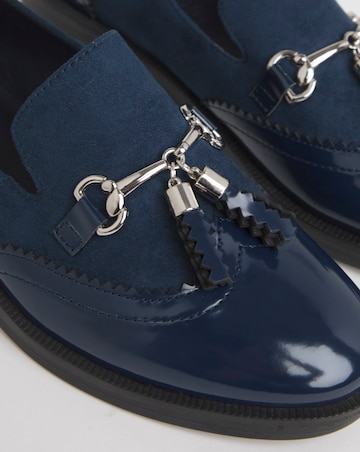Drama Brogue Tassle Loafer - Standard Fit (D)