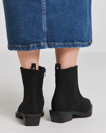Azora Stretch Seam Western Boots Extra Wide EEE Fit