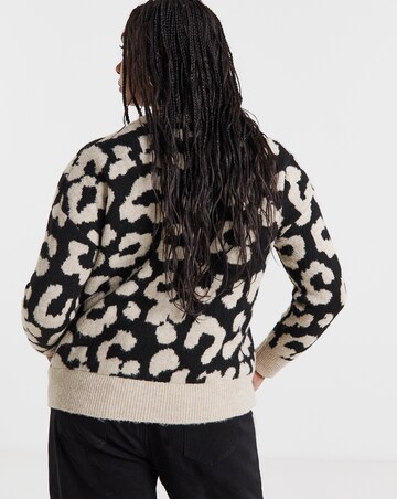 Cosy Yarn Leopard Print Crew Neck Cardigan