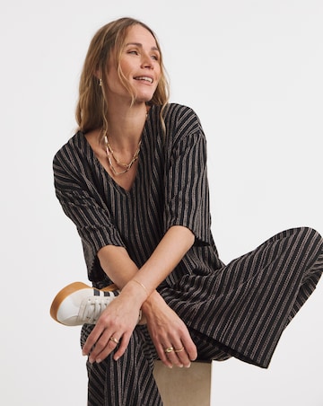 Textured Stripe V-Neck Half Sleeve Top