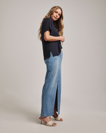 Anthology Navy Linen V-Neck T-Shirt