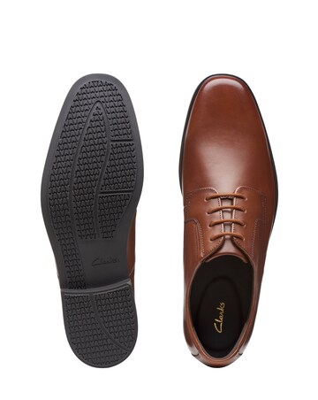 Clarks Howard Walk Shoes - Tan