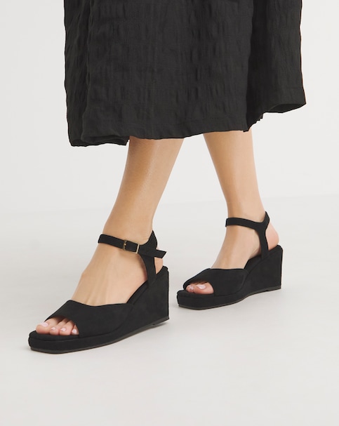 Barely There Wedge Sandal Ex Wide