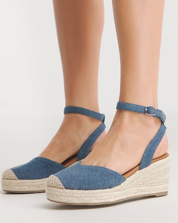 Layla Classic Closed Toe Buckle Espadrille Wedges - Extra Wide Fit (EEE)