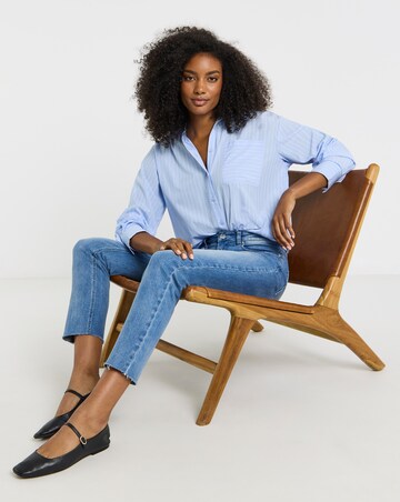 Mid Wash Authentic Finish Ankle Grazer Jeans