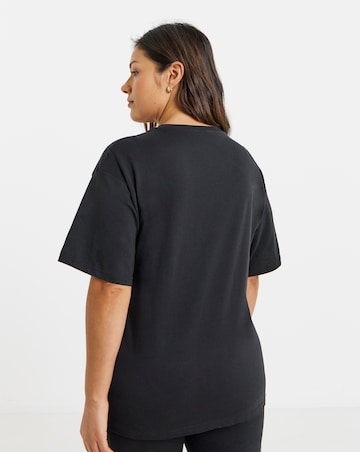 PUMA Essential No.1 Logo Relaxed T-Shirt